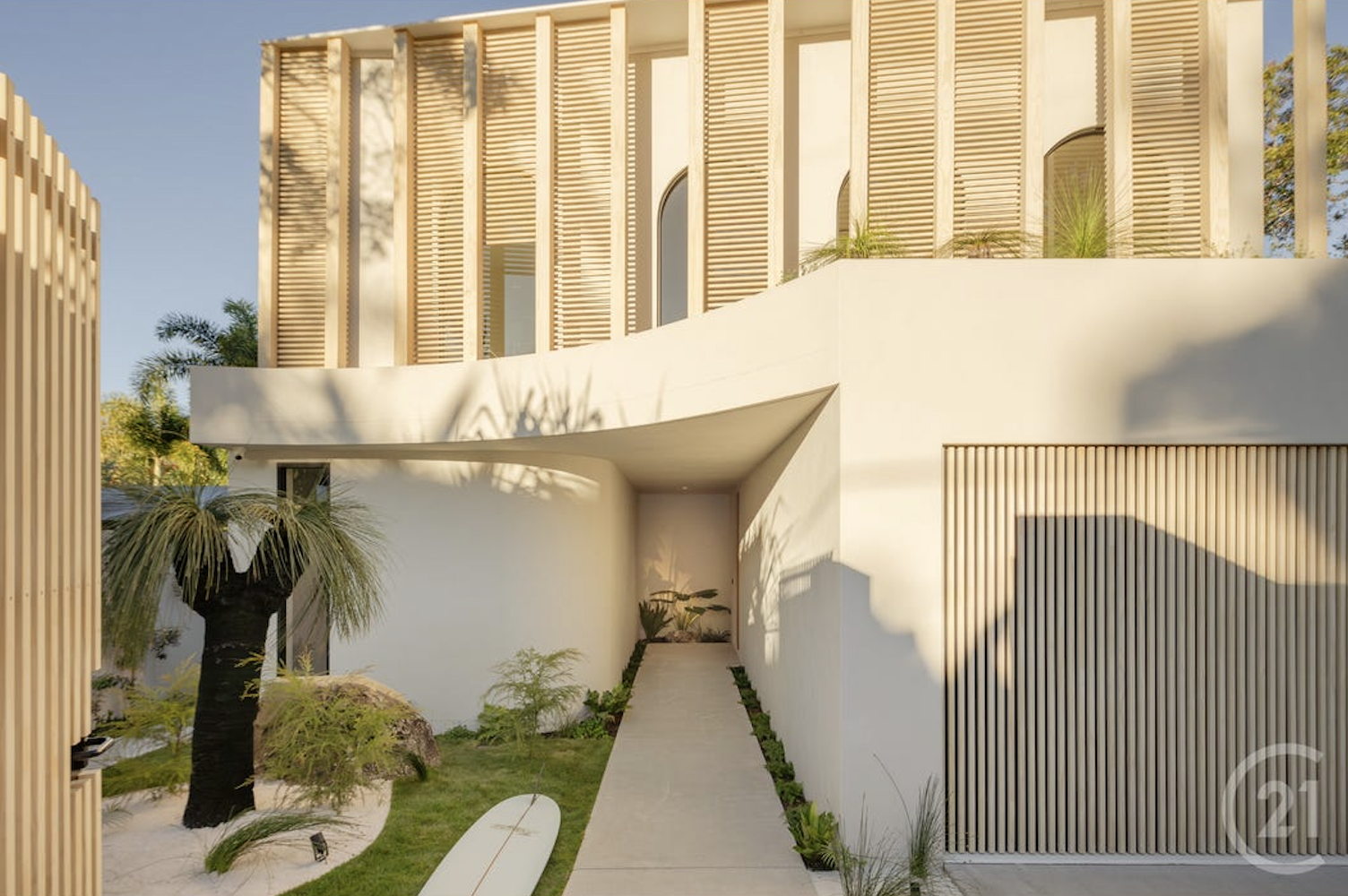 Luxury Noosa Heads home on Mitti Street, property styling by Blink Living